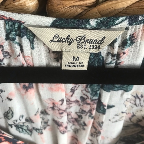 Luckybrand button down top size medium - Picture 4 of 8